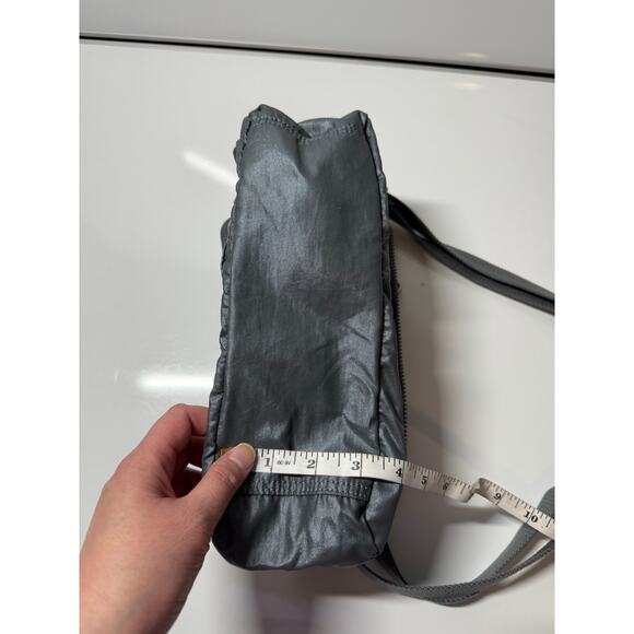 Kipling Silver purse crossbody shoulder bag lightweight purse 12x9x3 clean good - Picture 3 of 6